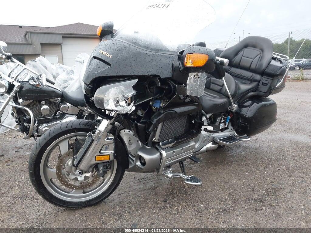 1HFSC47022A109897 2002 HONDA GL1800 photo no. 2