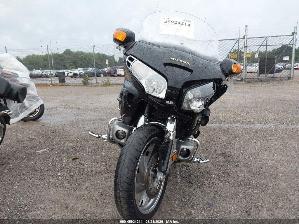1HFSC47022A109897 2002 HONDA GL1800 photo no. 5