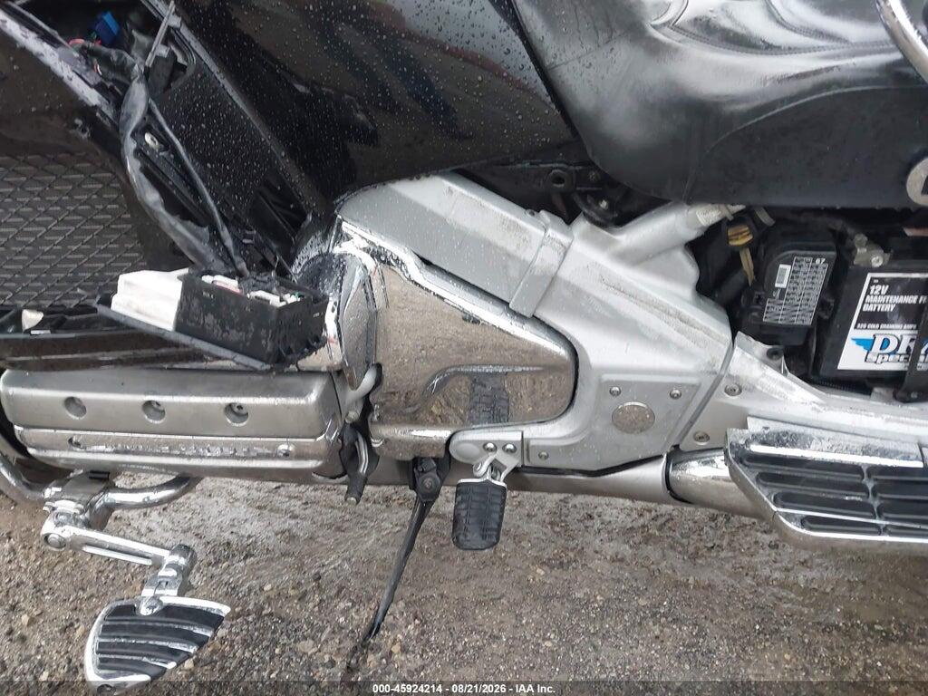 1HFSC47022A109897 2002 HONDA GL1800 photo no. 9