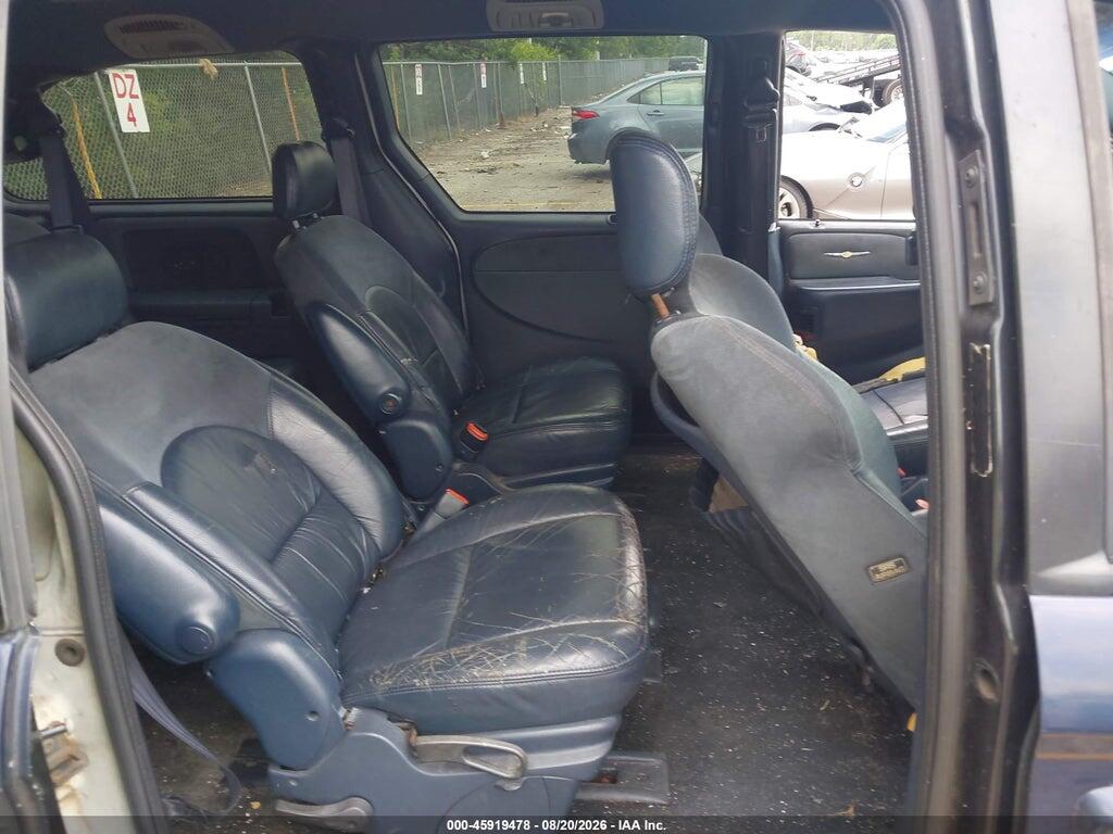 2C8GP64L61R240449 2001 CHRYSLER TOWN & COUNTRY photo no. 8
