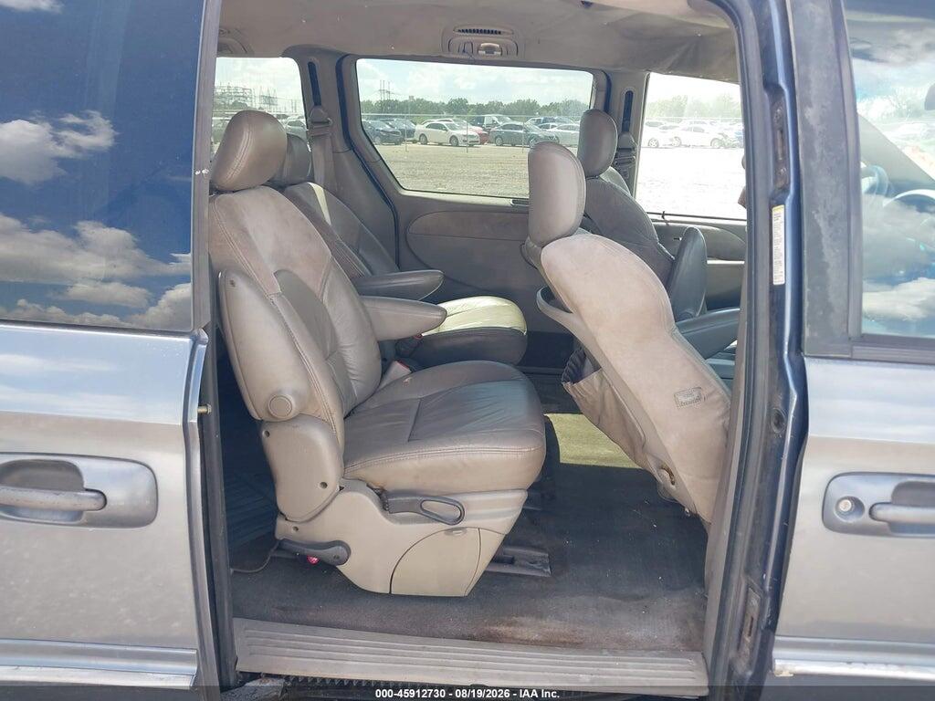 2C8GP64L21R341973 2001 CHRYSLER TOWN & COUNTRY photo no. 8