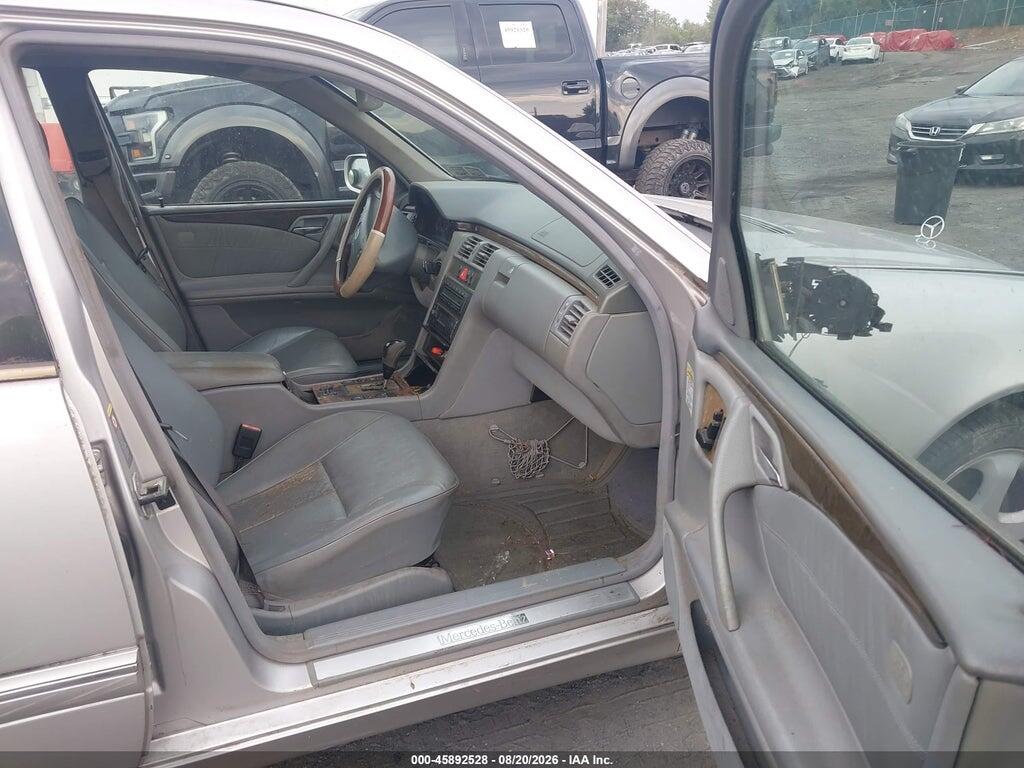 WDBJF65J52B486463 2002 MERCEDES-BENZ E 320 photo no. 5