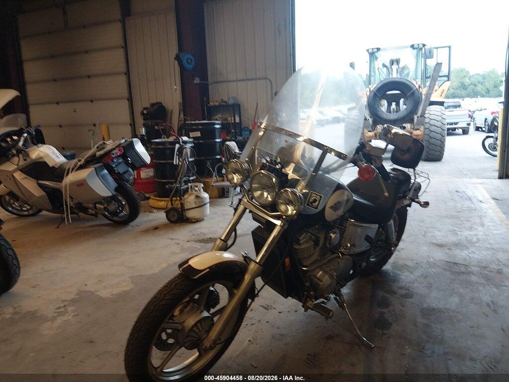 1HFSC1802SA901402 1995 HONDA VT1100 photo no. 2