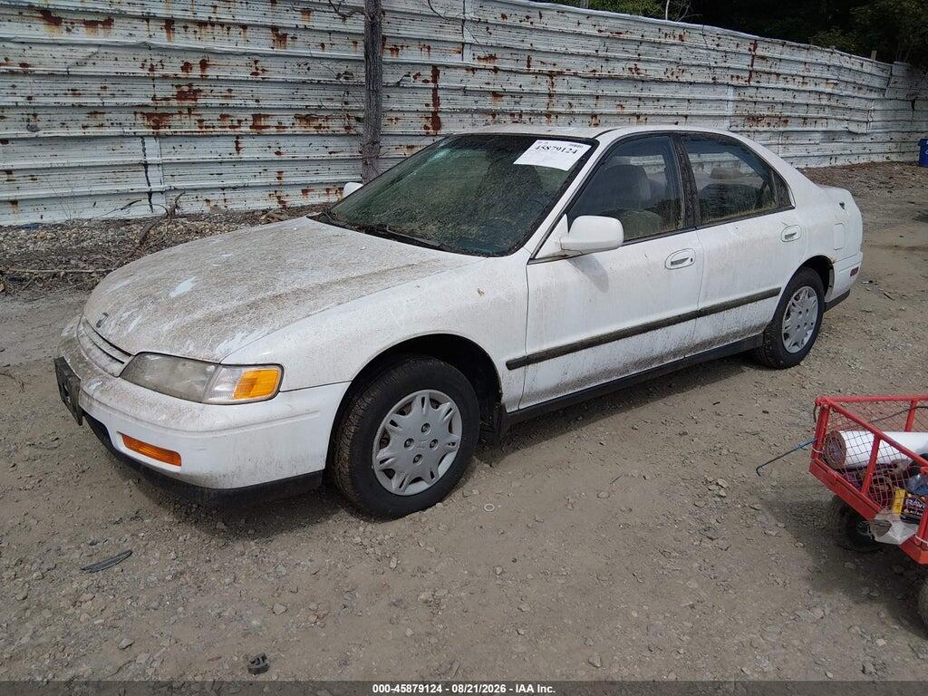 1HGCD5631SA015136 1995 HONDA ACCORD photo no. 2