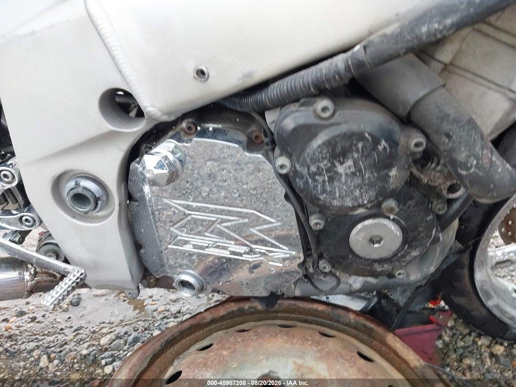 JS1GR7HA012105857 2001 SUZUKI GSX-R750 photo no. 8