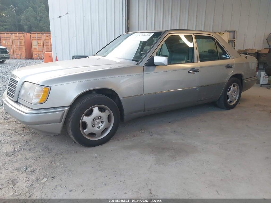 WDBEA32E7SC256911 1995 MERCEDES-BENZ E photo no. 2