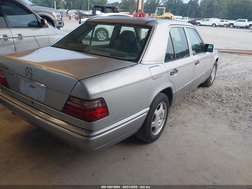 WDBEA32E7SC256911 1995 MERCEDES-BENZ E photo no. 4
