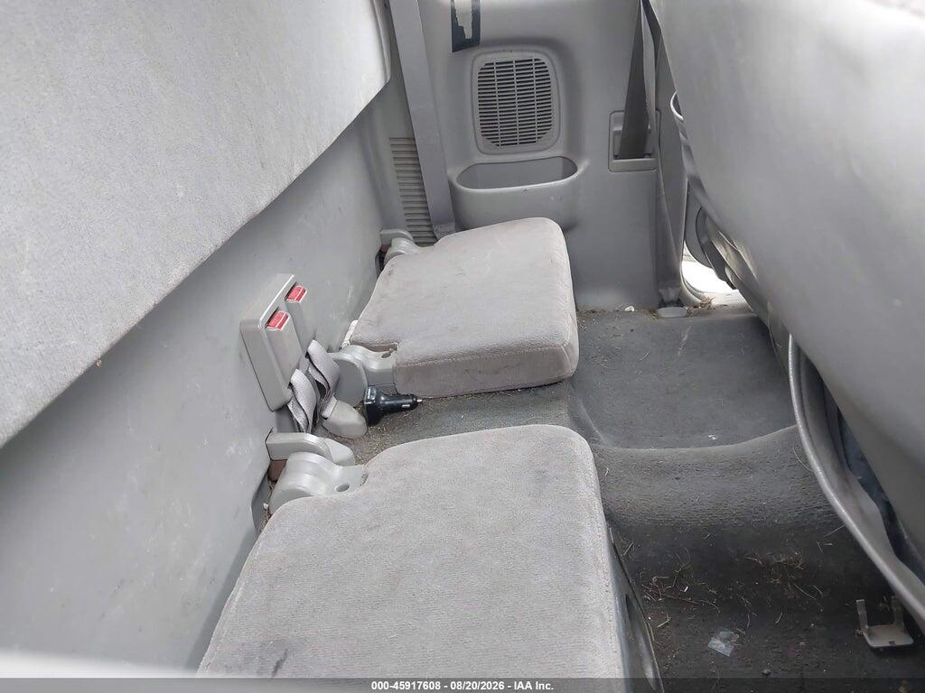 5TEWN72N71Z731524 2001 TOYOTA TACOMA photo no. 8