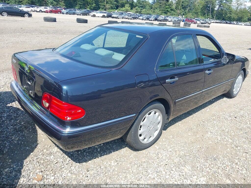 WDBJF55F8TJ010060 1996 MERCEDES-BENZ E photo no. 4