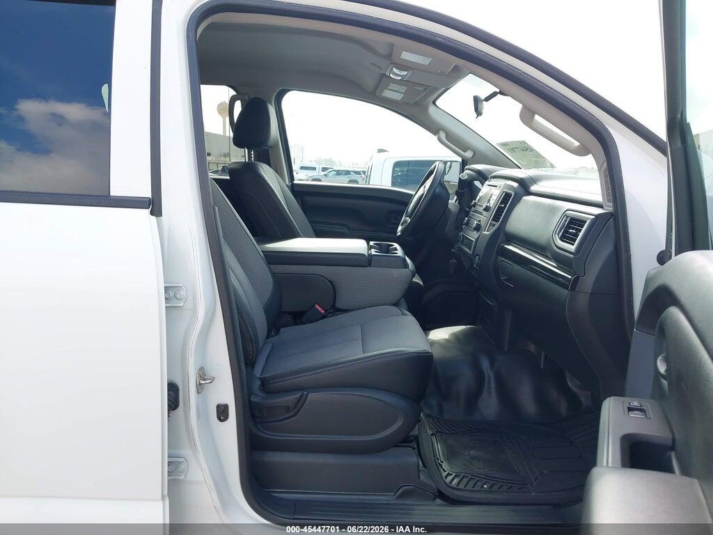1N6AA1F35JN525775 2018 NISSAN TITAN XD photo no. 5