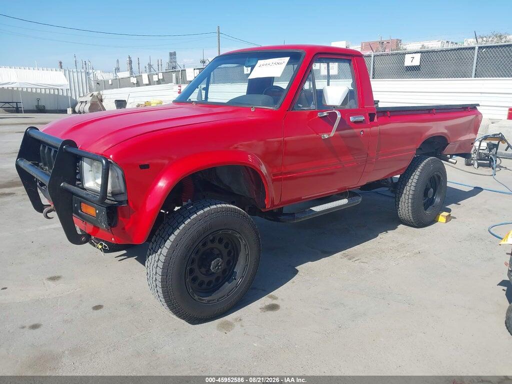 JT4RN48D3C0027754 1982 TOYOTA PICKUP photo no. 2