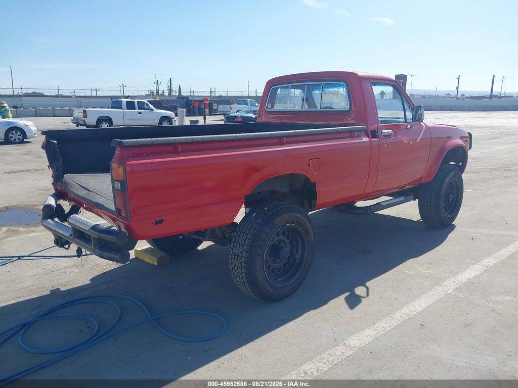 JT4RN48D3C0027754 1982 TOYOTA PICKUP photo no. 4