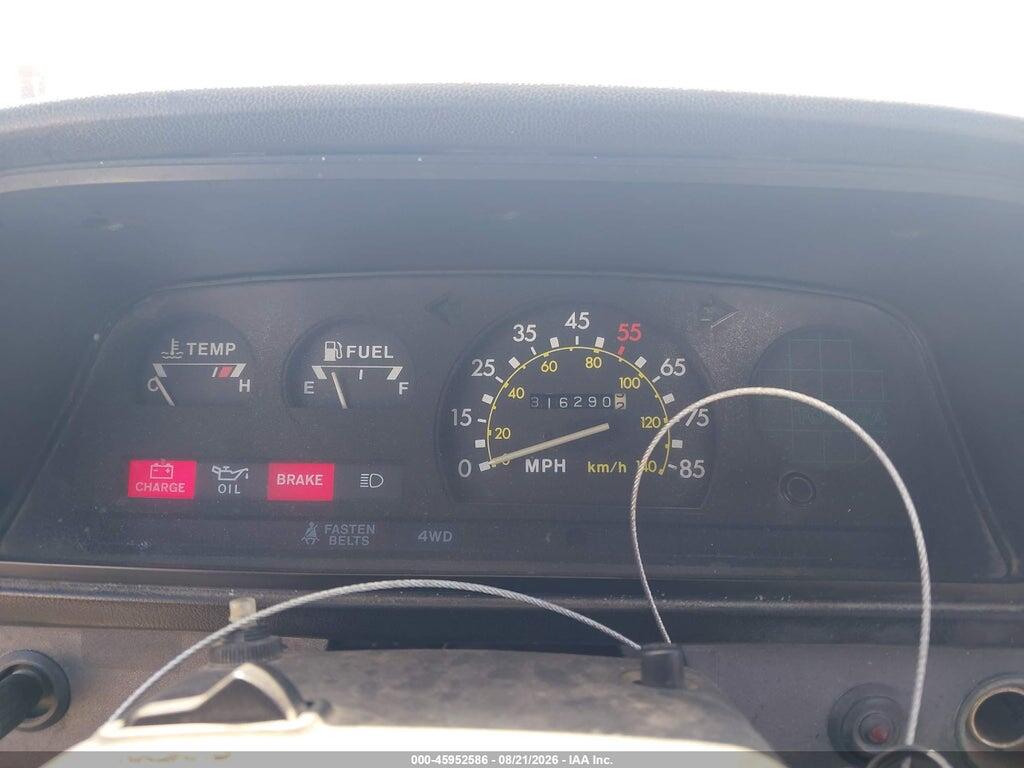 JT4RN48D3C0027754 1982 TOYOTA PICKUP photo no. 7