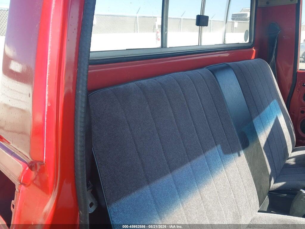 JT4RN48D3C0027754 1982 TOYOTA PICKUP photo no. 8