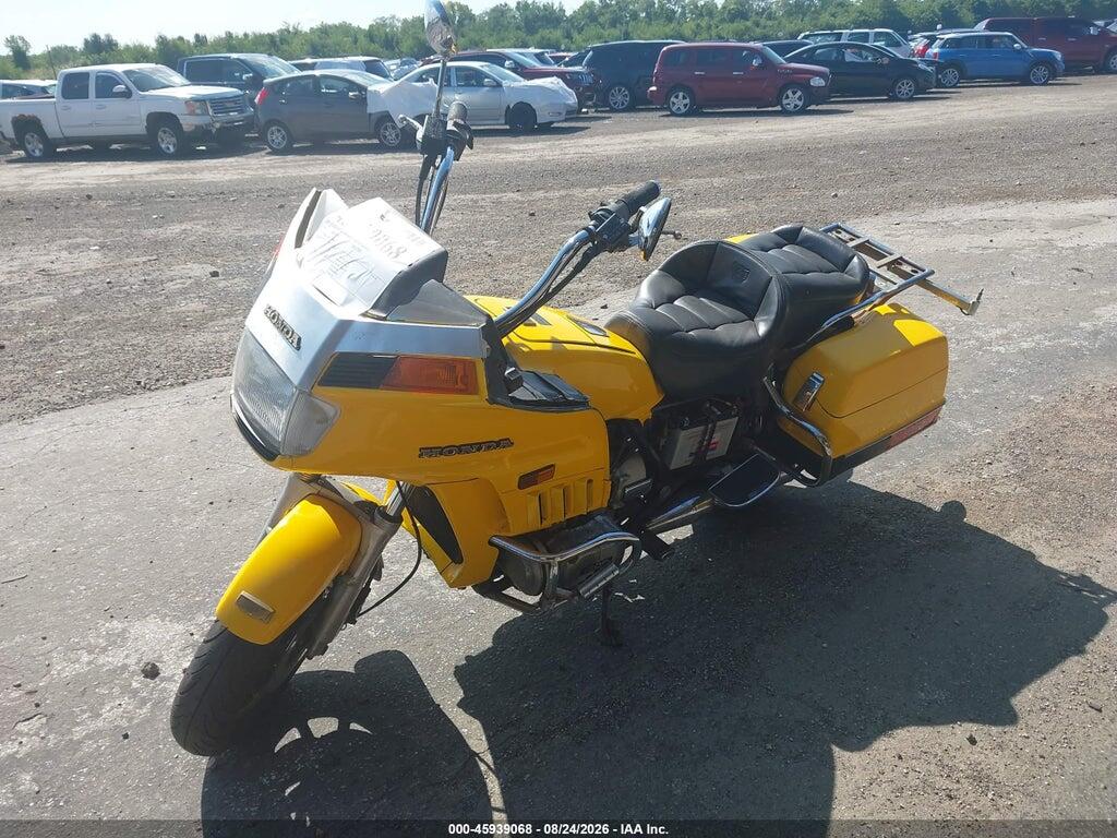 1HFSC1419FA110885 1985 HONDA GL1200 photo no. 2
