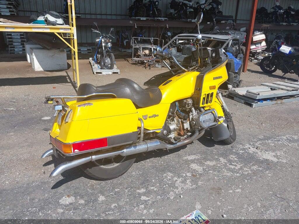 1HFSC1419FA110885 1985 HONDA GL1200 photo no. 4