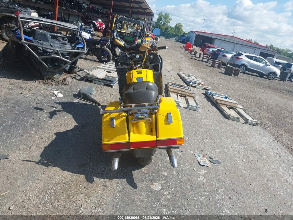 1HFSC1419FA110885 1985 HONDA GL1200 photo no. 6