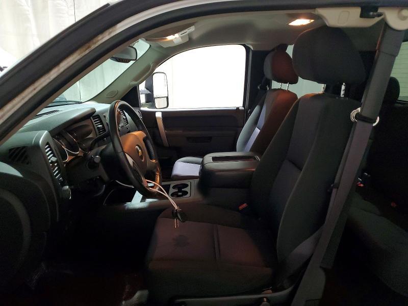 2010 CHEVROLET SILVERADO K2500 HEAVY DUTY LT — Фото 7 из 12