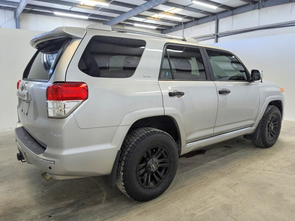 2012 TOYOTA 4RUNNER SR5 — Фото 3 из 14