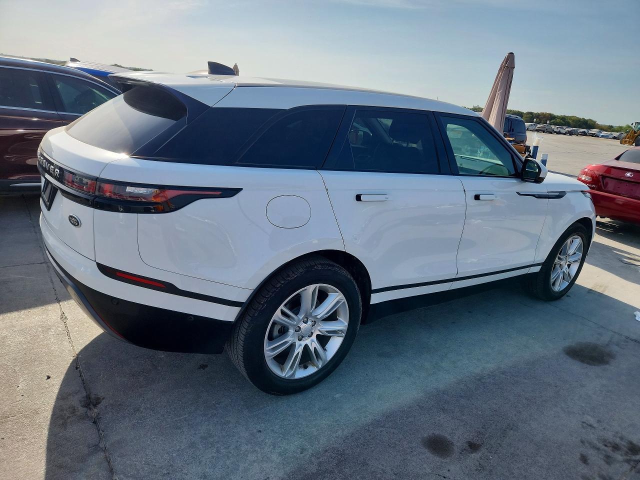 SALYJ2EX4MA316267 2021 LAND ROVER RANGE ROVER VELAR photo no. 3
