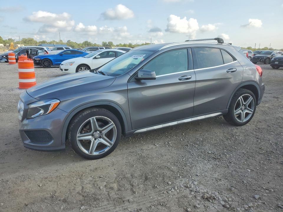 2015 MERCEDES-BENZ GLA WDCTG4GB3FJ092886