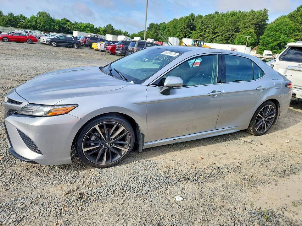 2018 TOYOTA CAMRY 4T1B61HK2JU106863