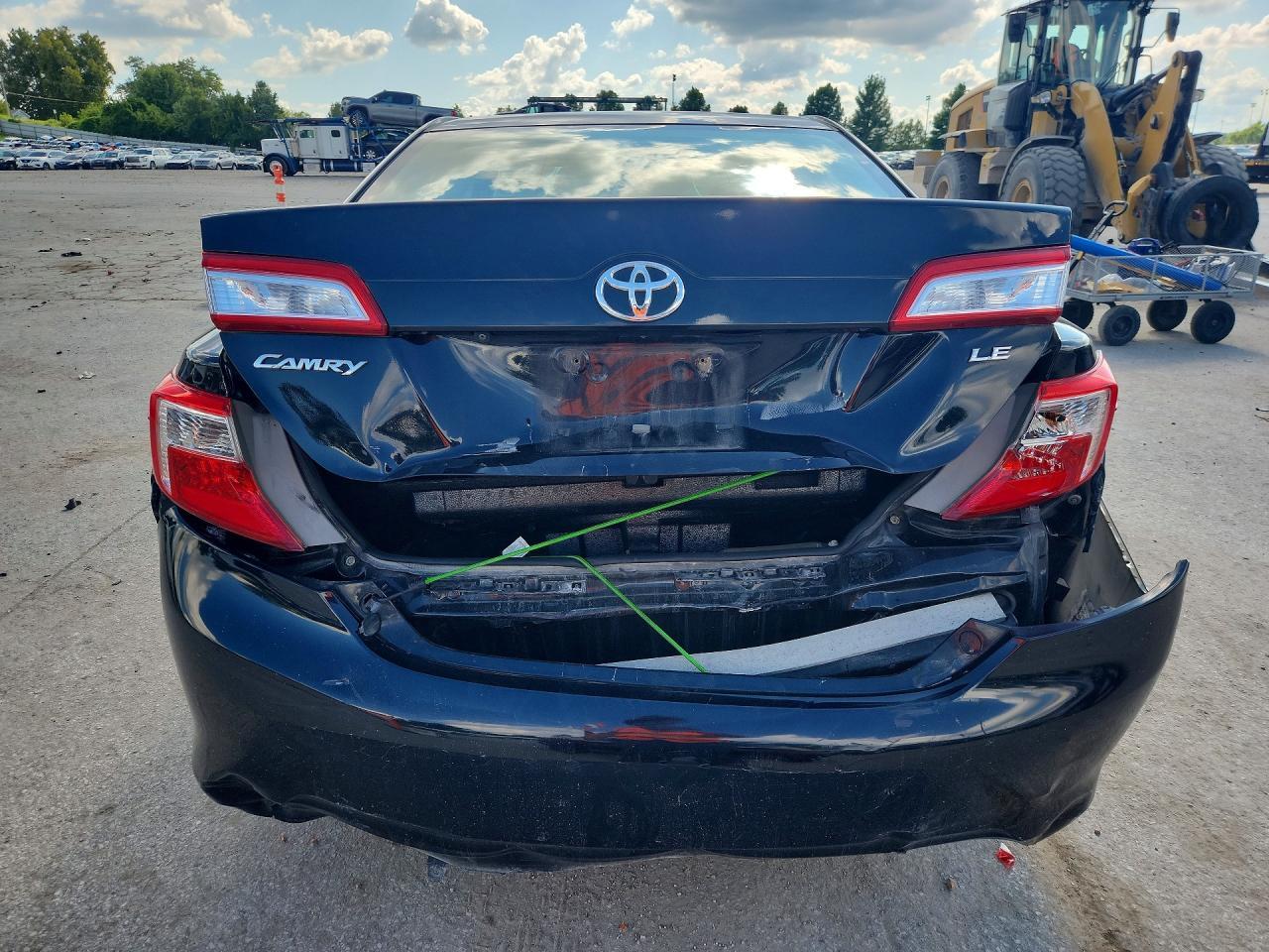 2014 TOYOTA CAMRY LE — Фото 6 из 12