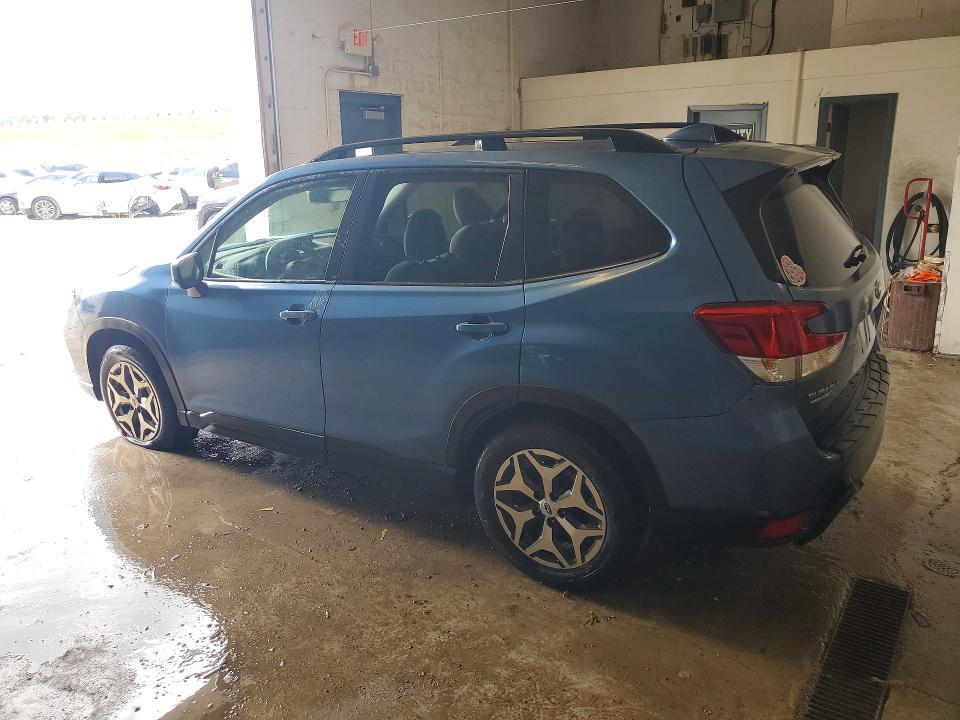 2019 SUBARU FORESTER PREMIUM — Фото 2 из 13