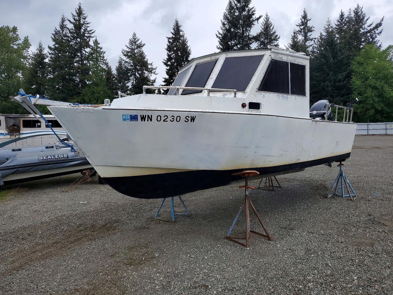 FLZEH516J515 2015 CHINOOK CUSTOM BOAT photo no. 2