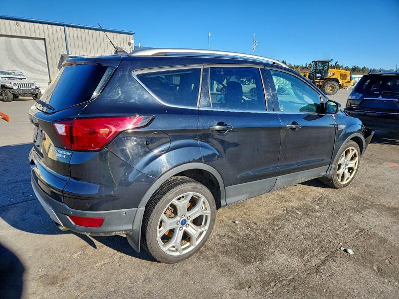 1FMCU9J96KUC40275 2019 FORD ESCAPE photo no. 3