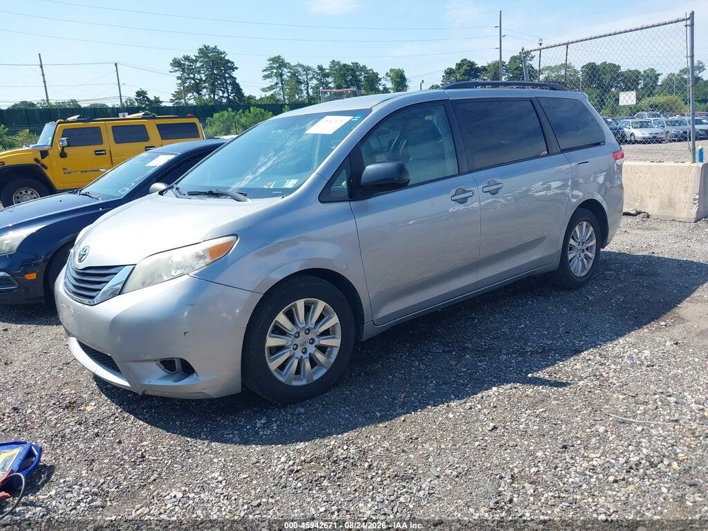 5TDJK3DC4ES081559 2014 TOYOTA SIENNA photo no. 2