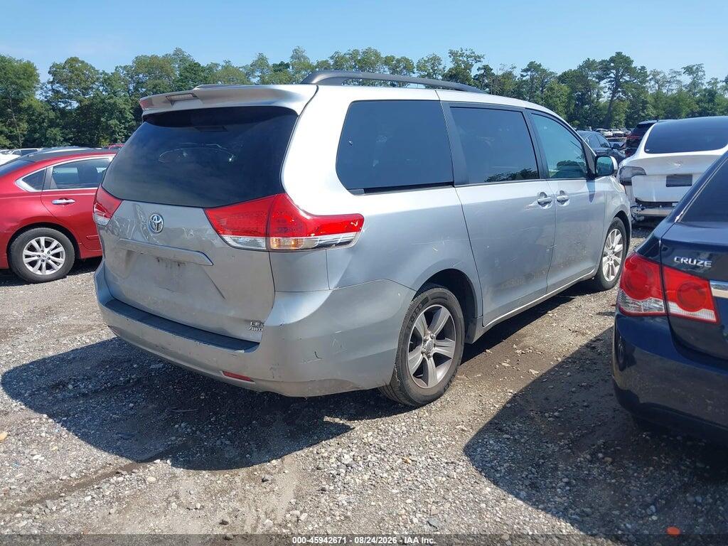 5TDJK3DC4ES081559 2014 TOYOTA SIENNA photo no. 4