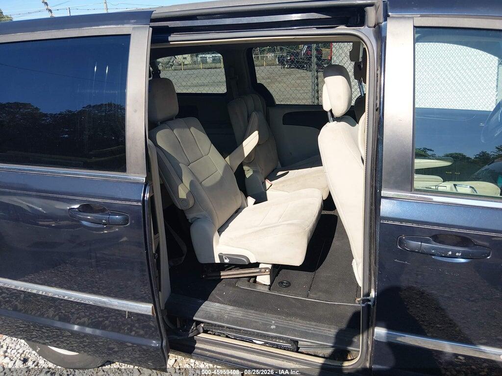 2A4RR5DG3BR667021 2011 CHRYSLER TOWN & COUNTRY photo no. 8