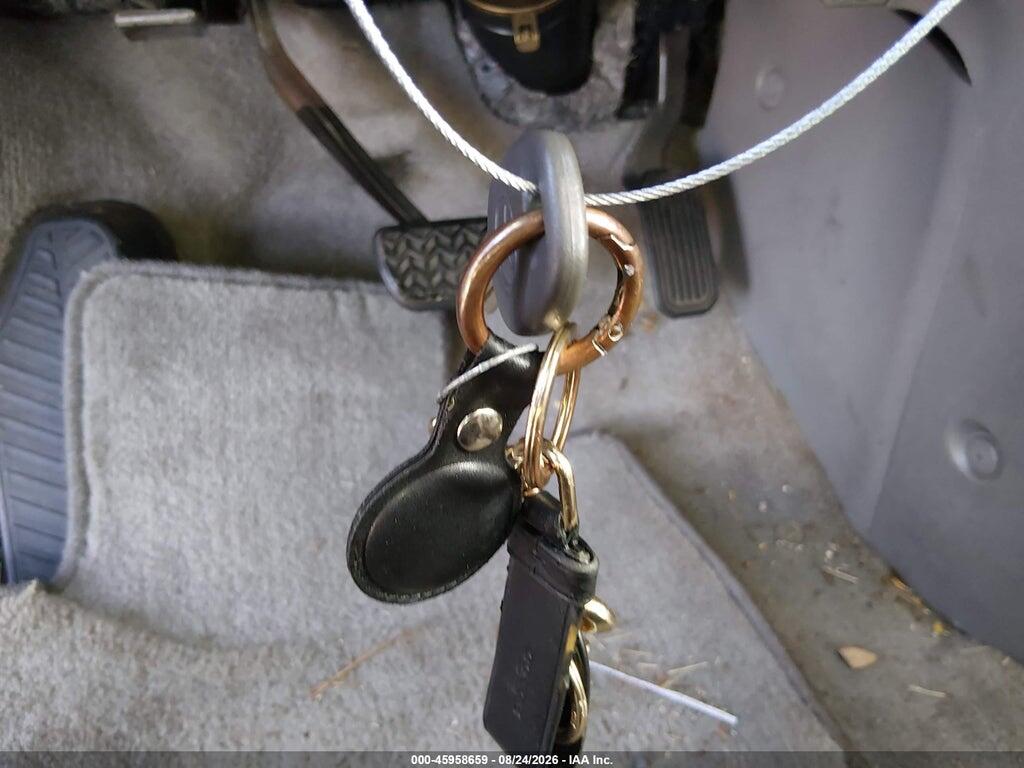 5TDYK4CC2AS311907 2010 TOYOTA SIENNA photo no. 11