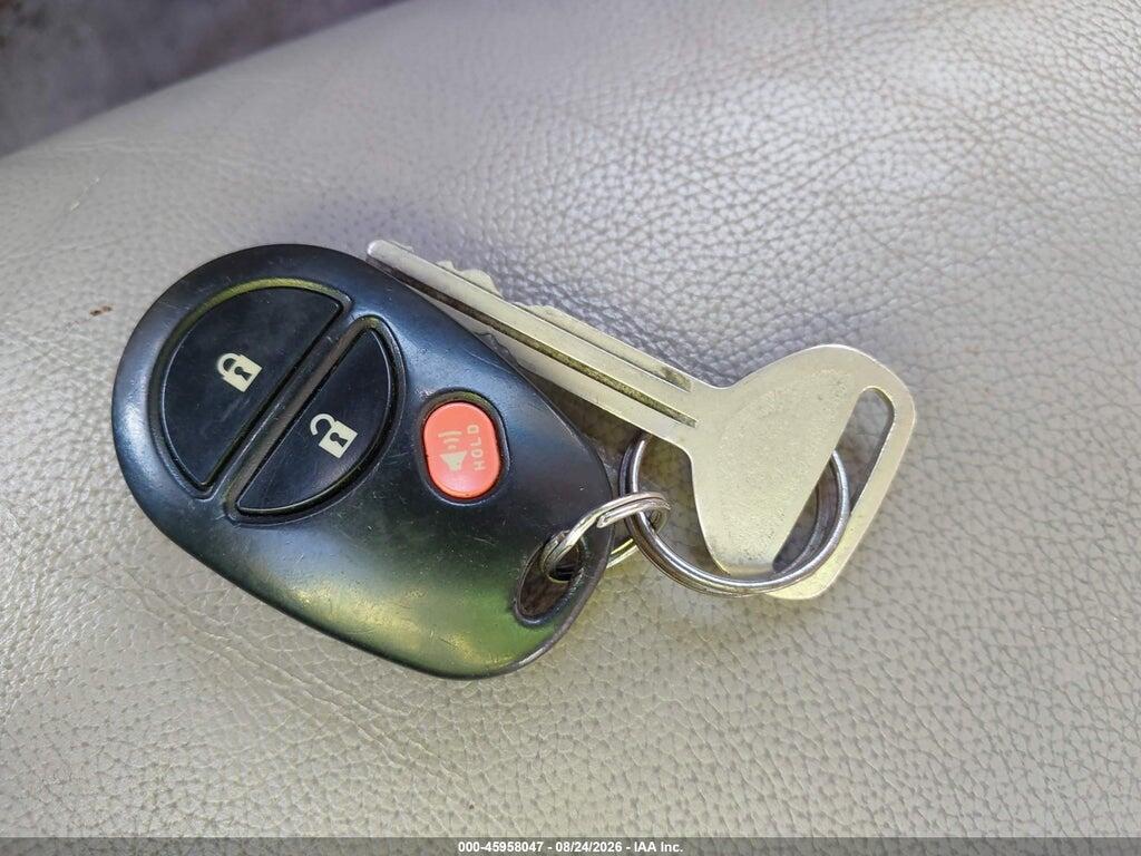 5TDZK23C78S193680 2008 TOYOTA SIENNA photo no. 11