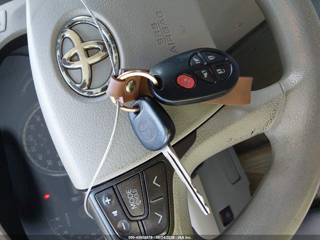 5TDKK3DC6BS162725 2011 TOYOTA SIENNA photo no. 11