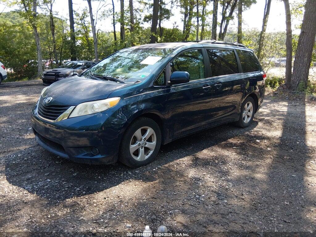 5TDKK3DC6BS162725 2011 TOYOTA SIENNA photo no. 2
