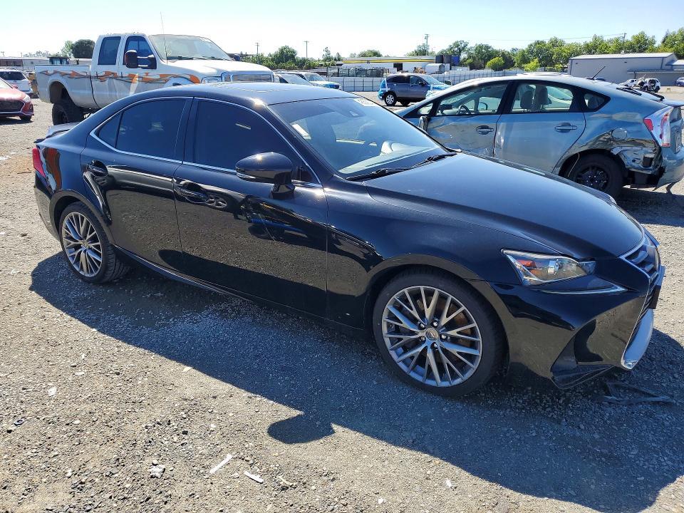 2017 LEXUS IS 300 BASE — Фото 4 из 12
