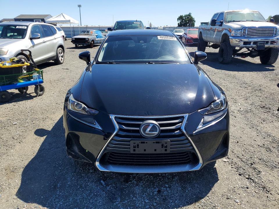 2017 LEXUS IS 300 BASE — Фото 5 из 12
