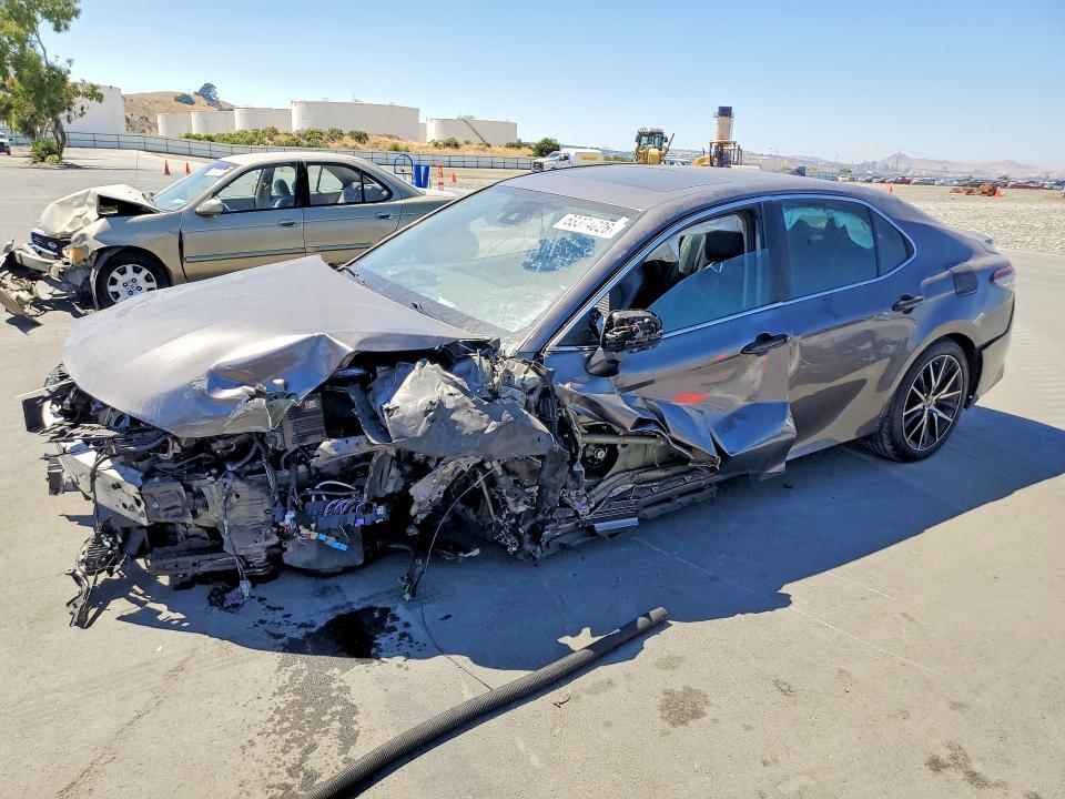 2021 TOYOTA CAMRY 4T1T11AK7MU575979
