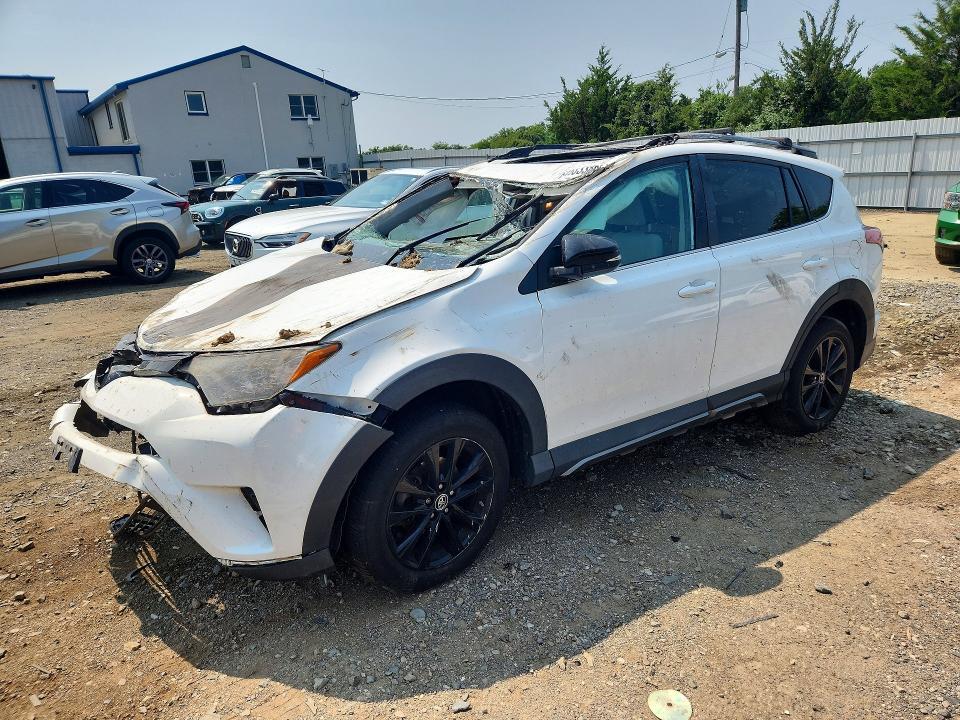 2018 TOYOTA RAV4 2T3RFREV0JW808716