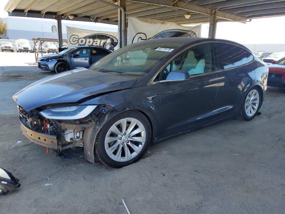 2017 TESLA MODEL X 5YJXCBE27HF044392