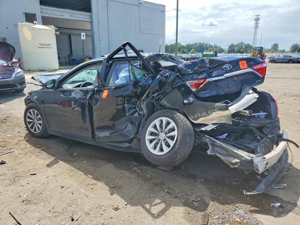 4T4BF1FK7FR516123 2015 TOYOTA CAMRY photo no. 2
