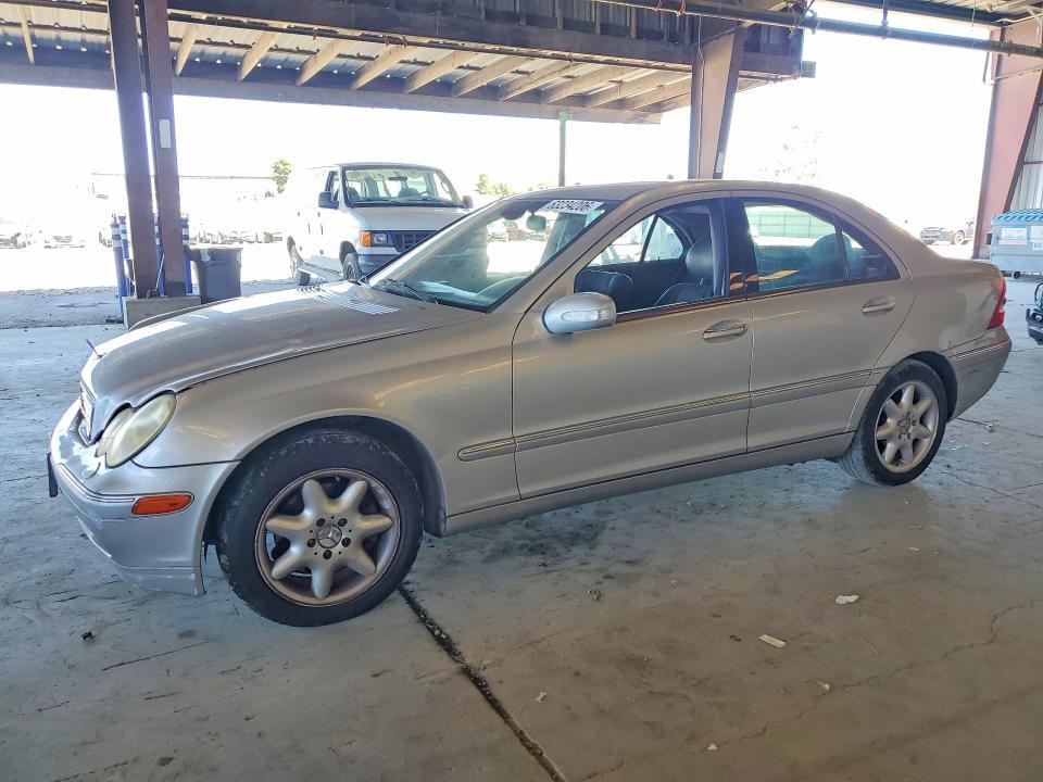 2003 MERCEDES-BENZ C WDBRF64JX3F396627