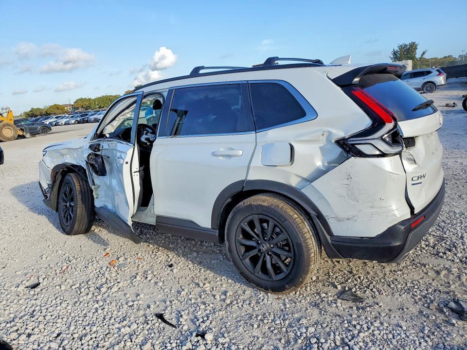 7FARS6H52PE013630 2023 HONDA CR-V photo no. 2