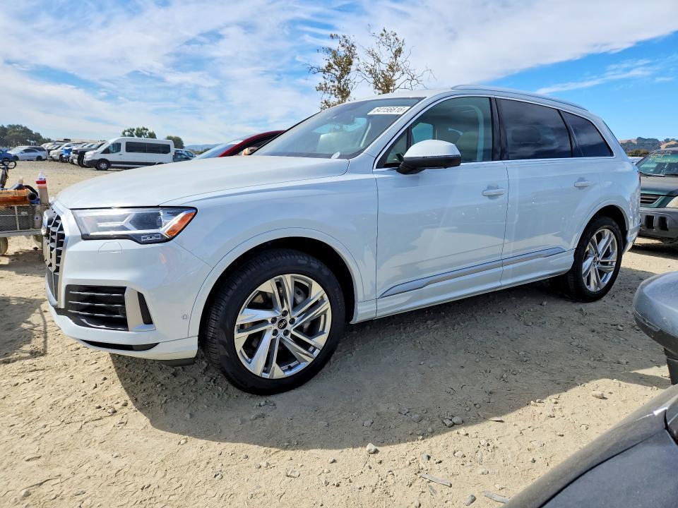 2021 AUDI Q7 WA1LXAF77MD022170