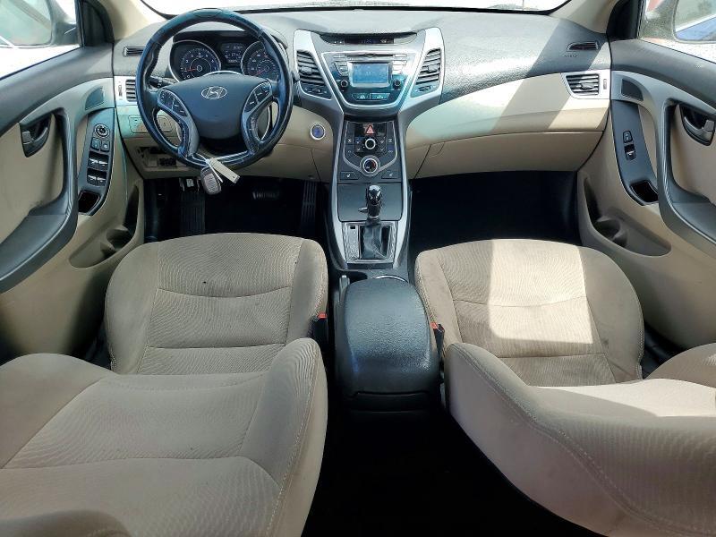 5NPDH4AE1GH676322 2016 HYUNDAI ELANTRA photo no. 8