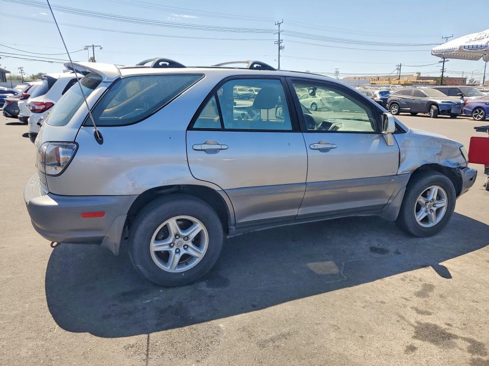 JTJGF10U230150585 2003 LEXUS RX photo no. 3