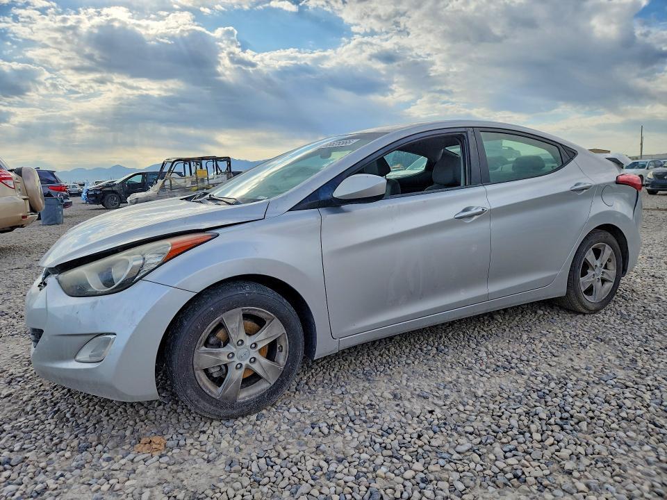 2013 HYUNDAI ELANTRA KMHDH4AE8DU678162