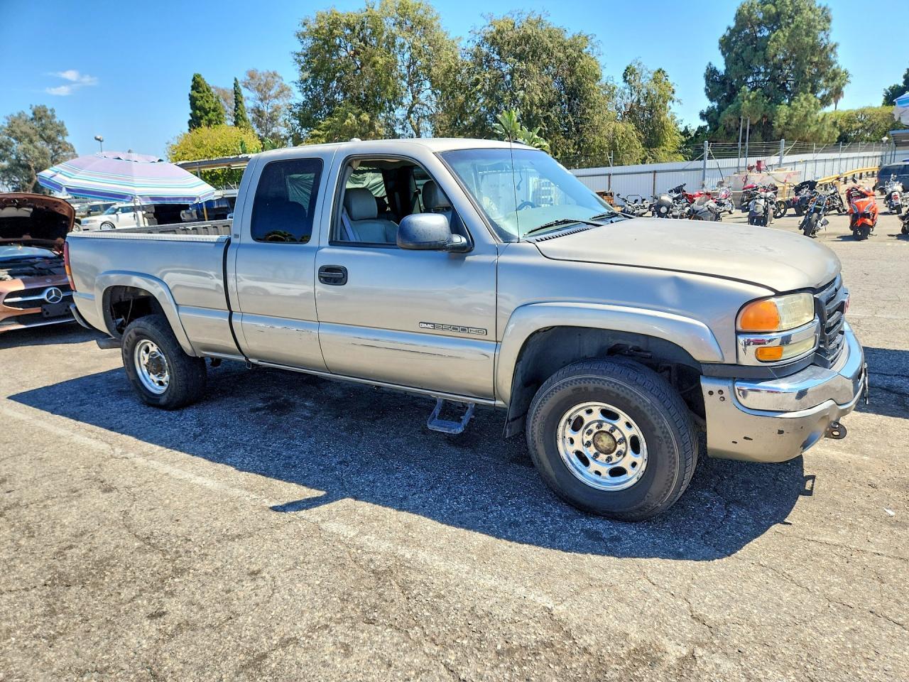 2003 GMC SIERRA K2500 HEAVY DUTY — Фото 4 из 12